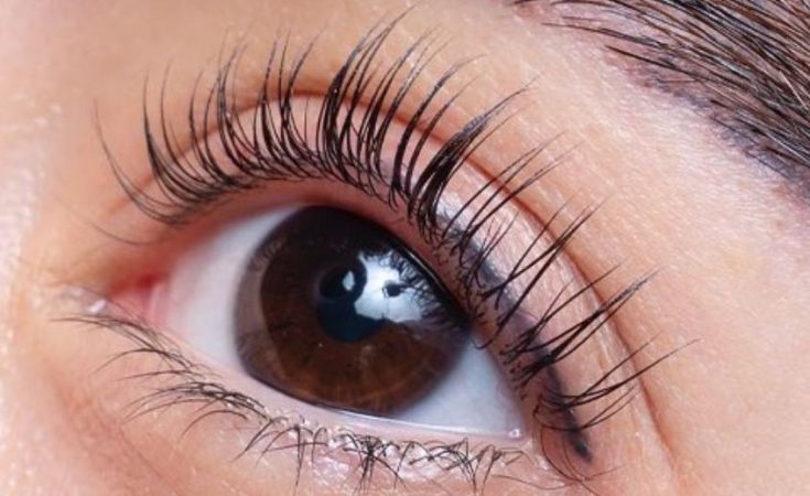 Účinky liftingu a laminace řas